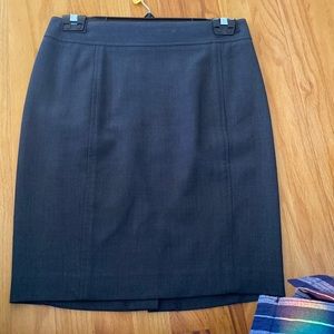 Loft 4P gray work skirt.  GUC.